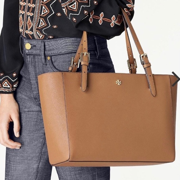 Tory burch emerson saffiano leather buckle tote shop